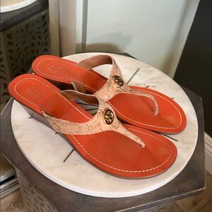 🛑 1 hour sale. Tory Burch, size 9.5, Cork & Gold Wedge Sandals, EUC